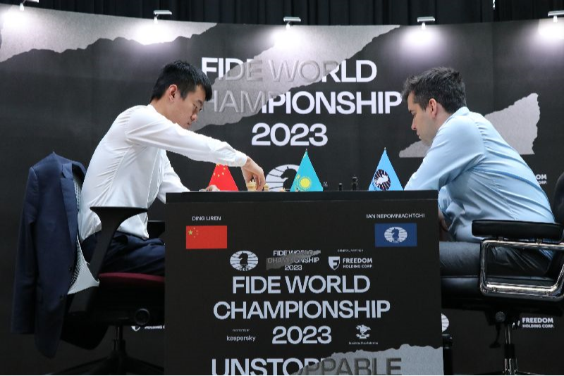 Ding Liren vence o Campeonato Mundial de Xadrez da FIDE 2023 