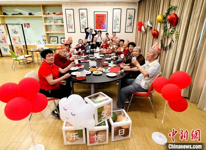 “跨境养老”渐兴 香港老年人热衷北上享受退休生活 